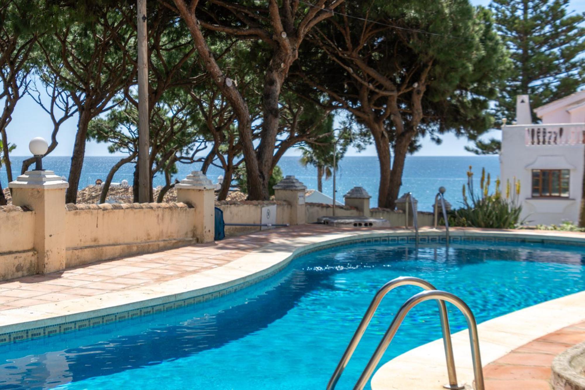 Blanco High-end Mediterranean Design By The Sea ~ Сasa de vacaciones Mijas