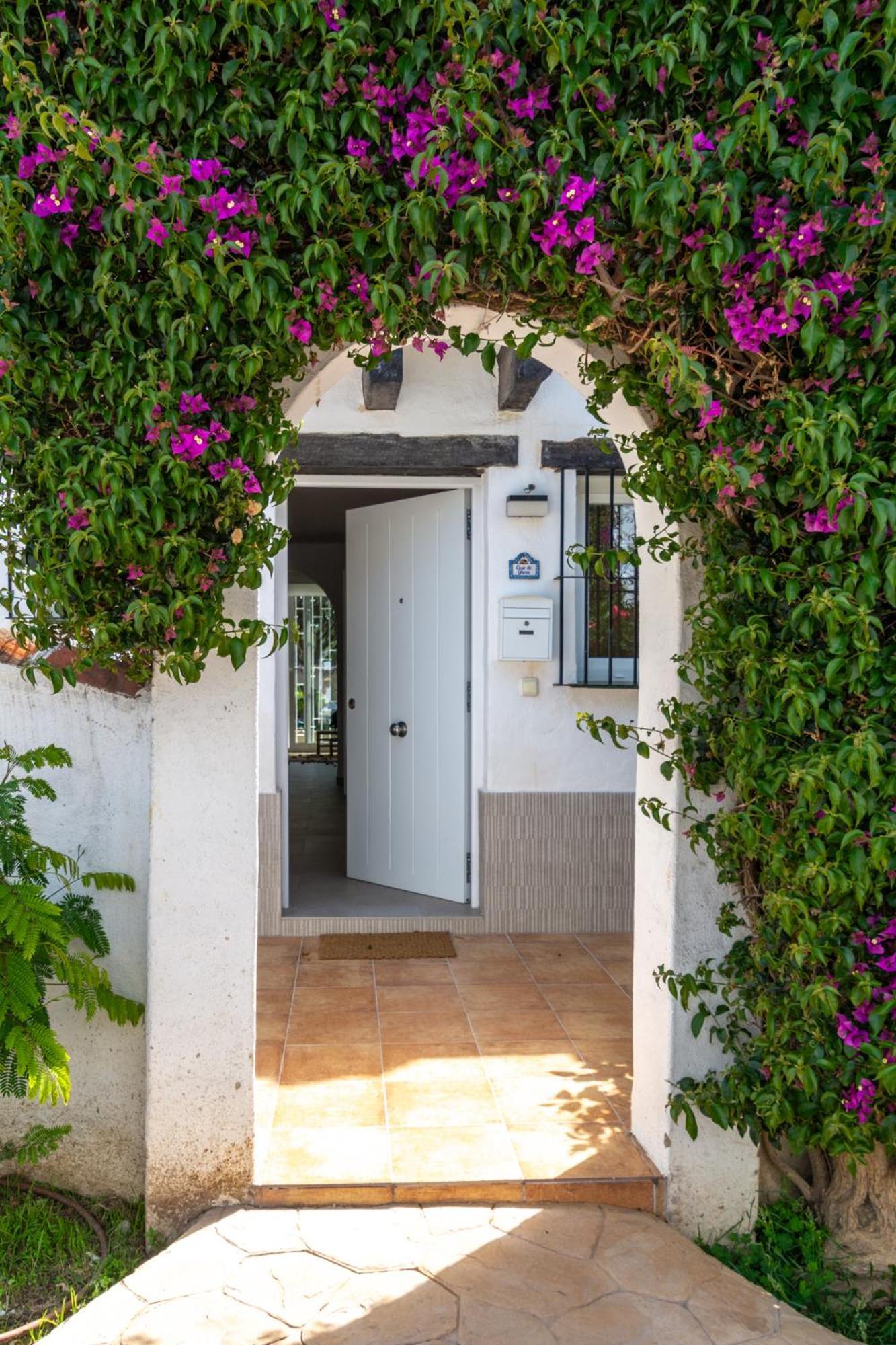 Blanco High-end Mediterranean Design By The Sea ~ Сasa de vacaciones *
