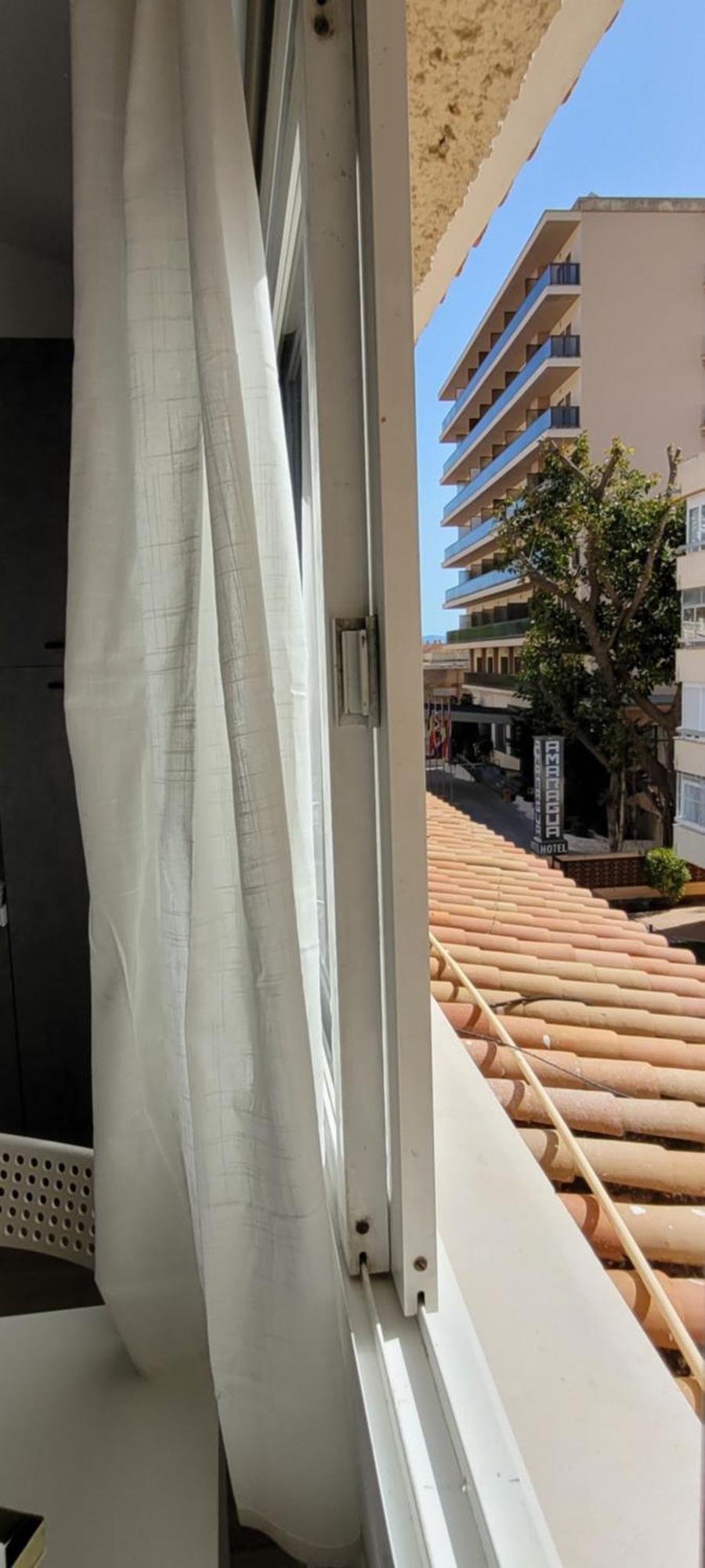 Apartamento Estudio En - La Carihuela - Wifi 365 Mbps - Fire Stick Amazon - Playa A 50 Metros Torremolinos