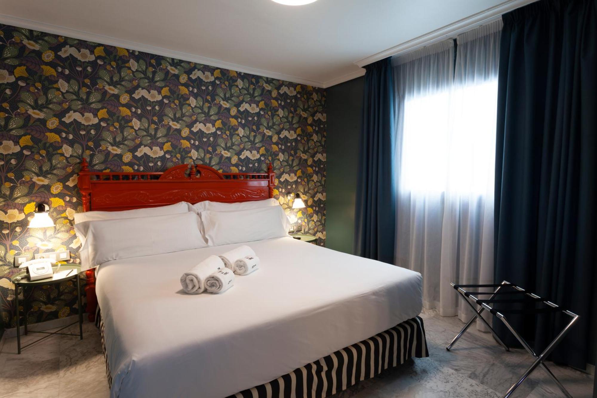 Petit Palace Puerta De Triana 3*