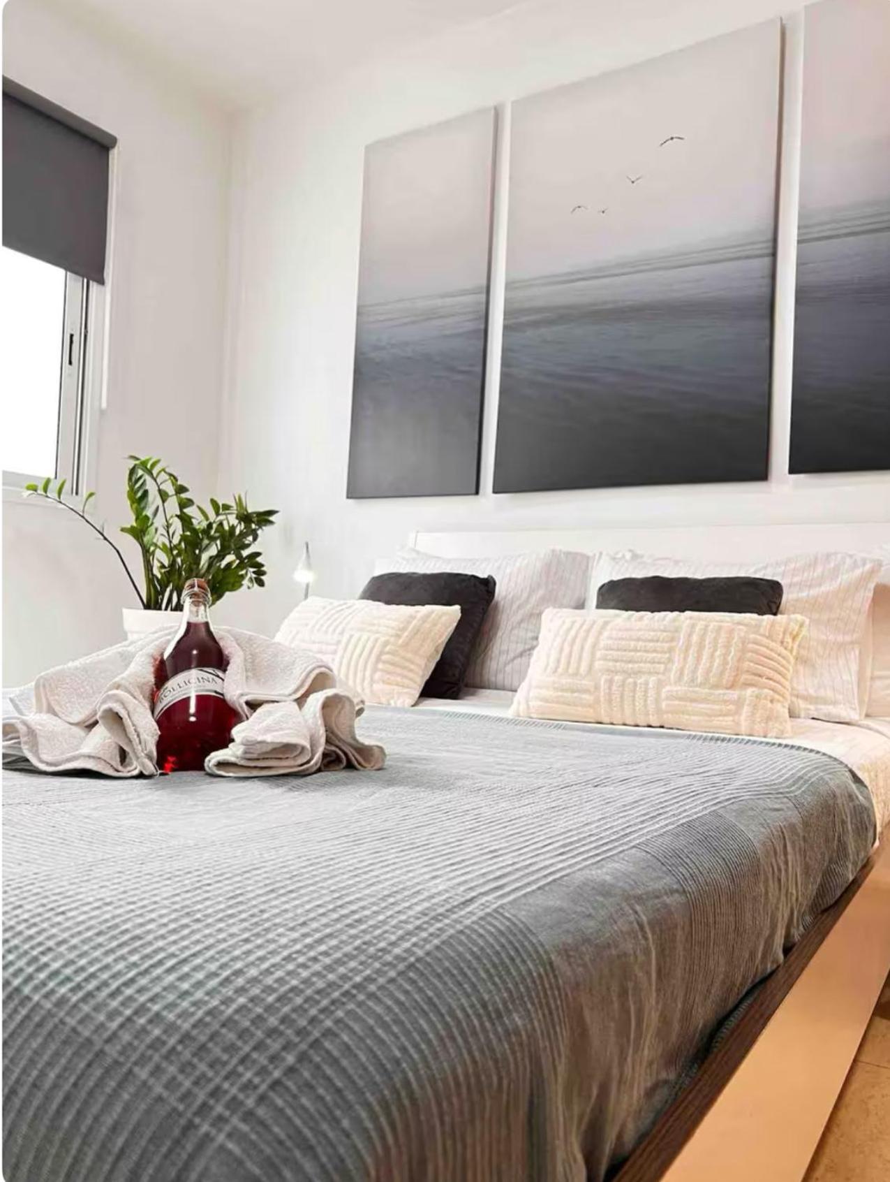Penthouse With Sunset View Near The
