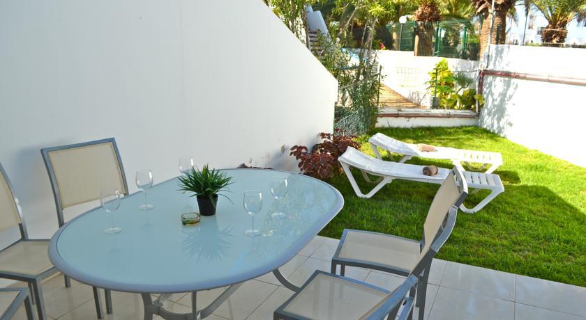 Club Olympus In Garden Apartment