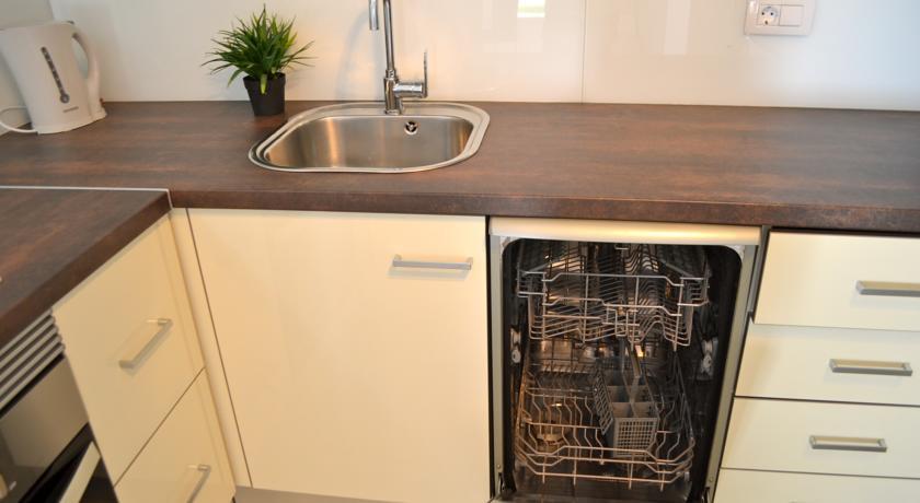 Club Olympus In Garden Apartment *