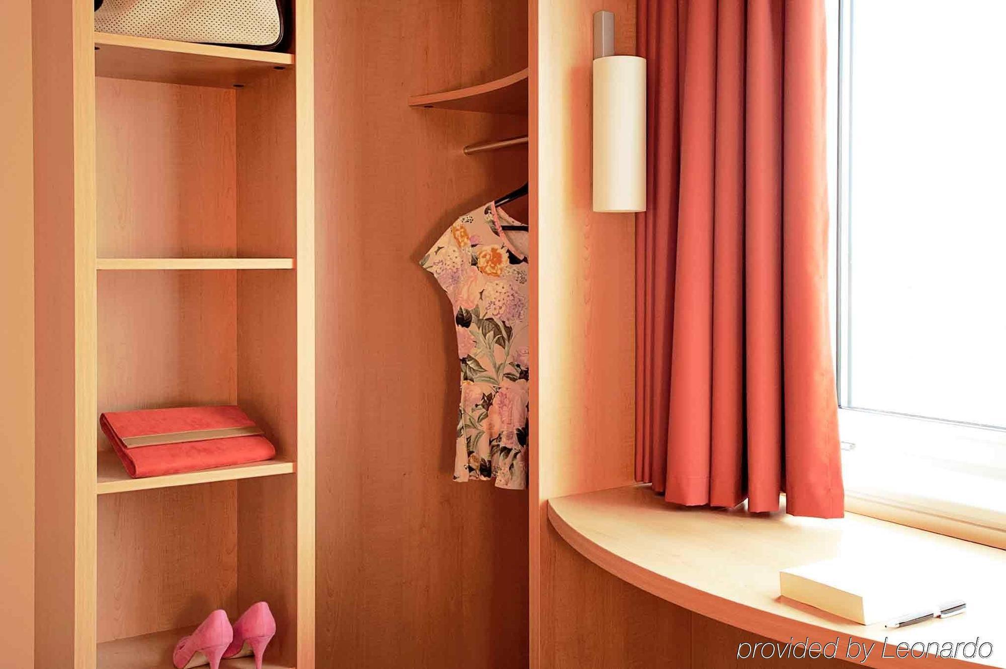 Hotel Ibis Barcelona Santa Coloma 2*