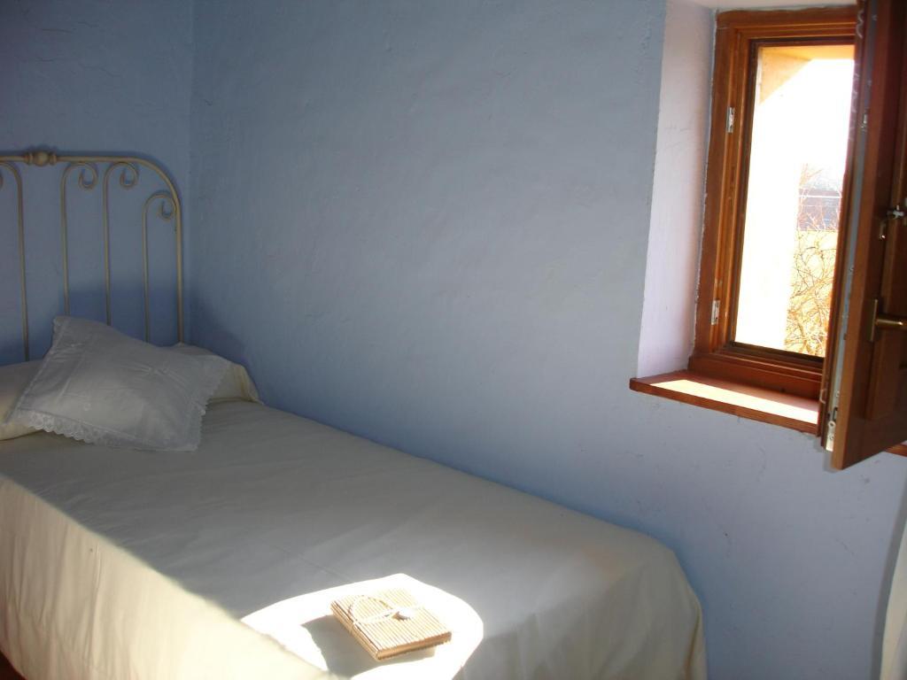 Casa Rural Ermita De Santa Llucia Tonya