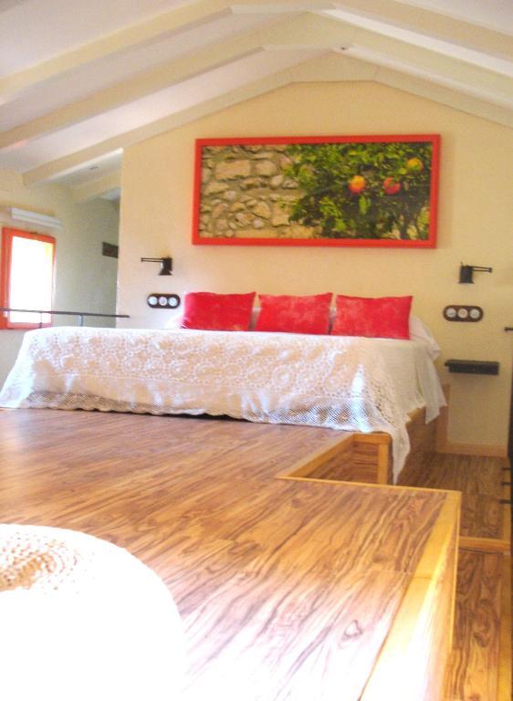 Casa Rural Ermita De Santa Llucia * Tonya