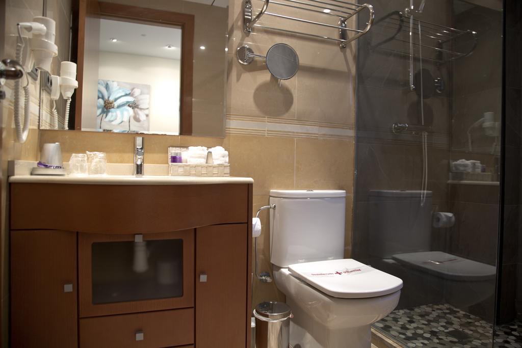 Hotel La Font Del Roc 3*