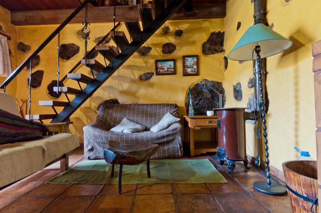 Casa Rural Poblado Jirdana * La Torre (El Hierro)