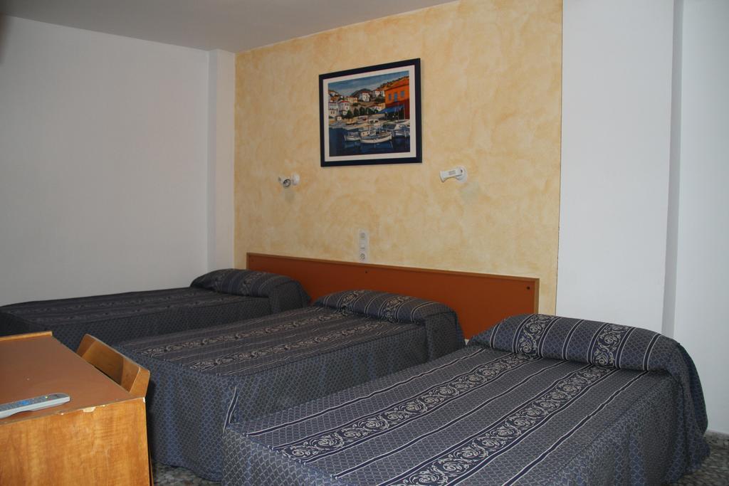 Guest house Hostal Mengual