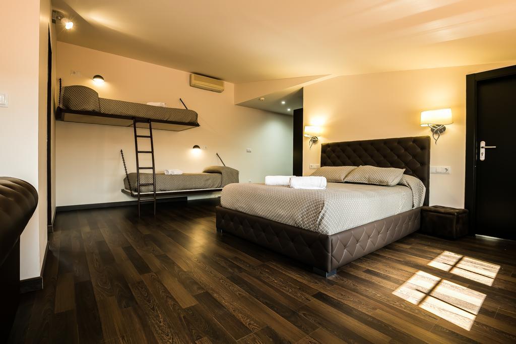 Hotel Montmar 3*
