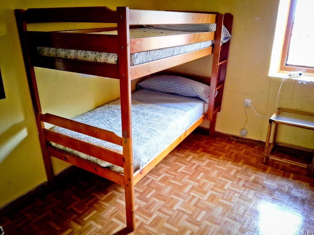 Surftolive House Hostal *