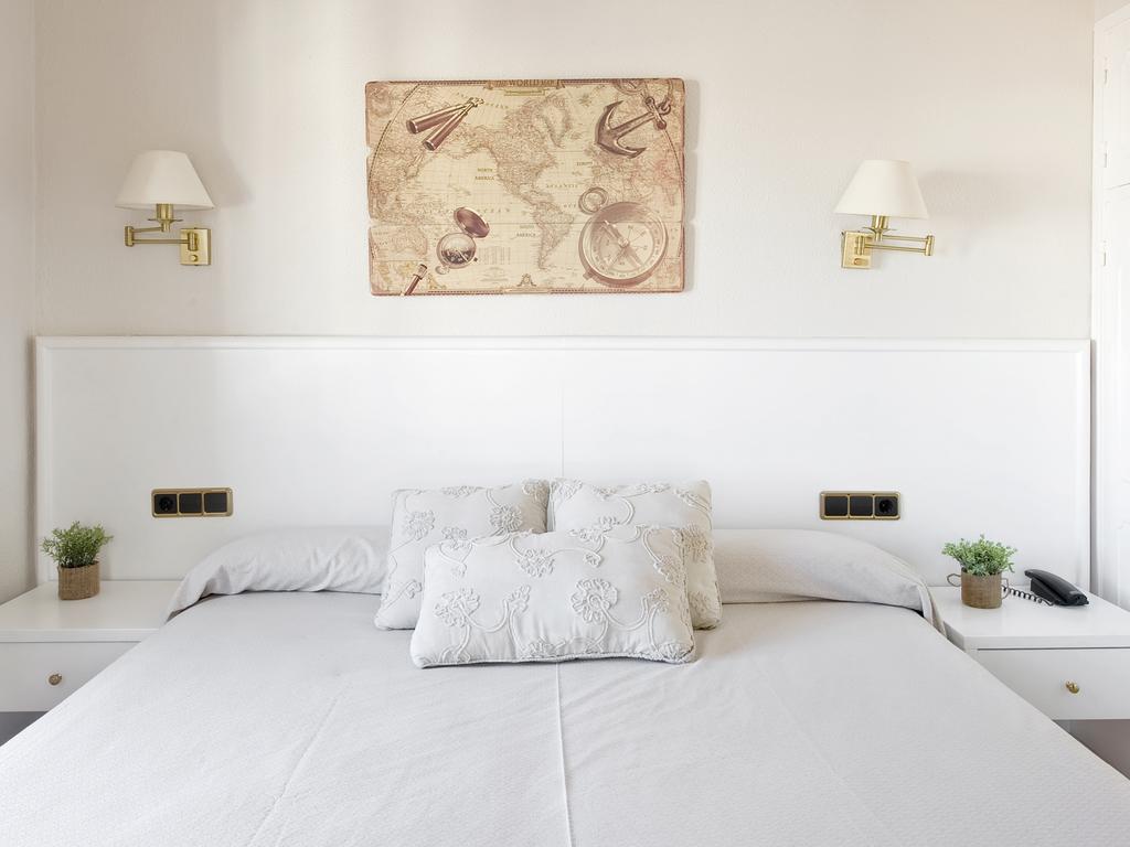 La Goleta Hotel 2*