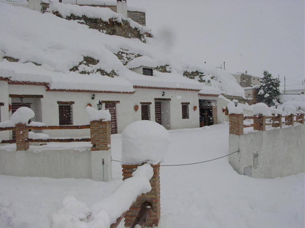 Cuevas Al Qulayat *
