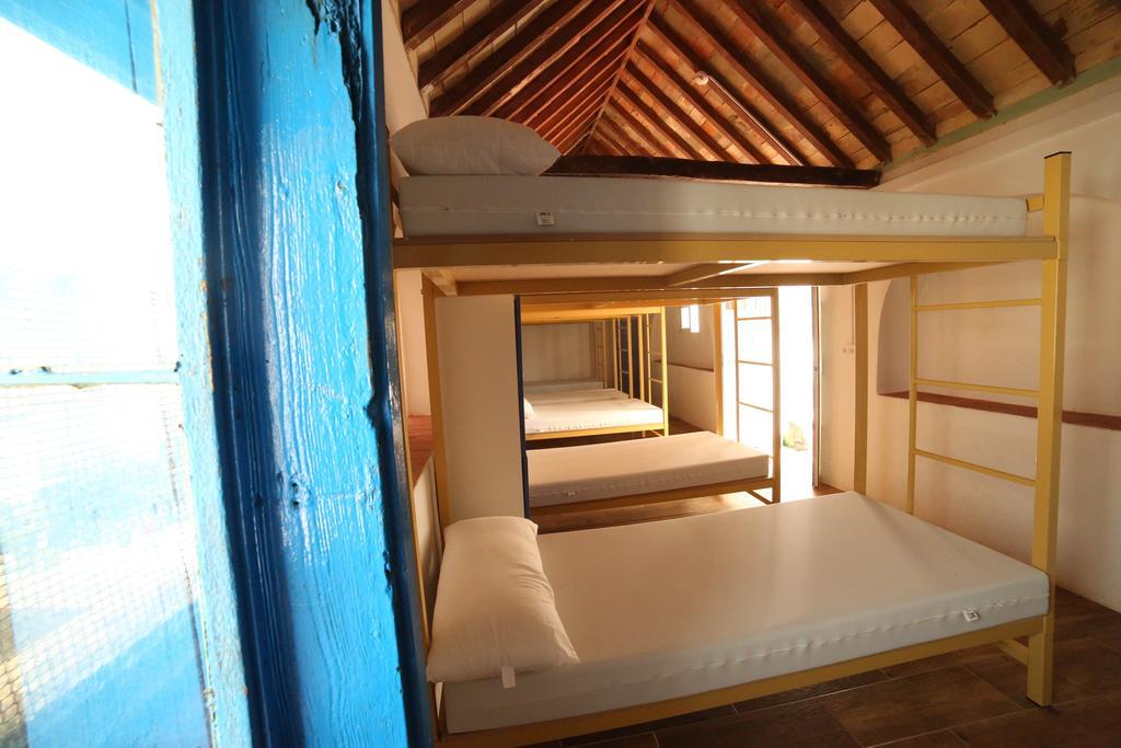Wake Up In & Restaurant Lounge Hostel Tarifa