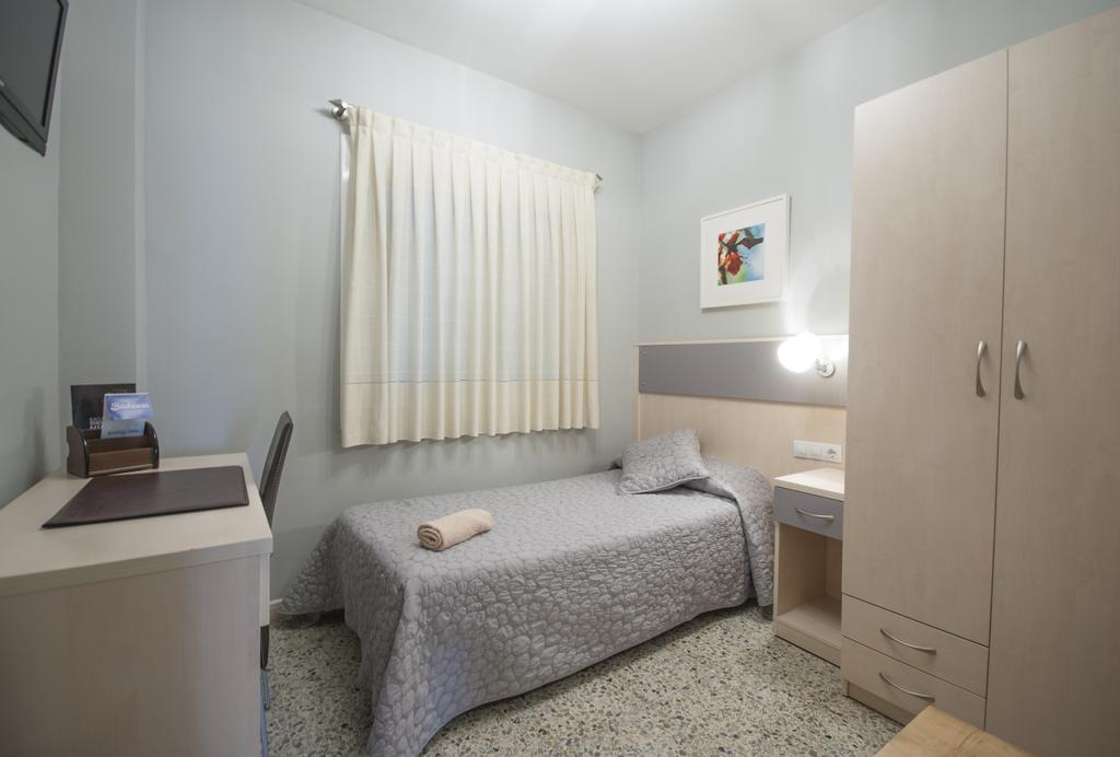 Hostal Badalona 2*