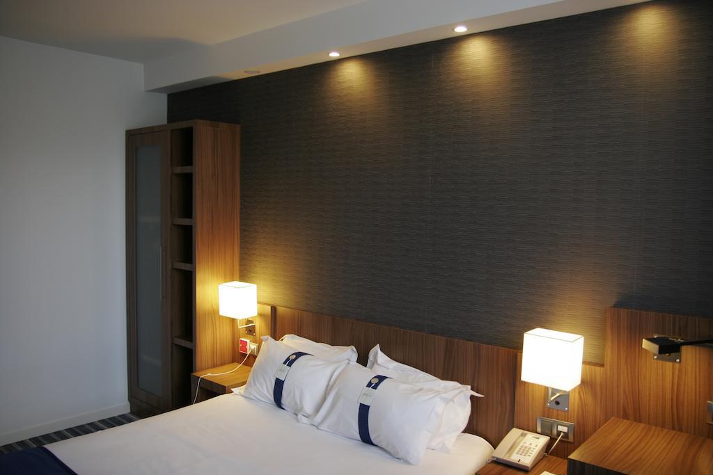 Hotel Express Bilbao Airport By Ihg Derio