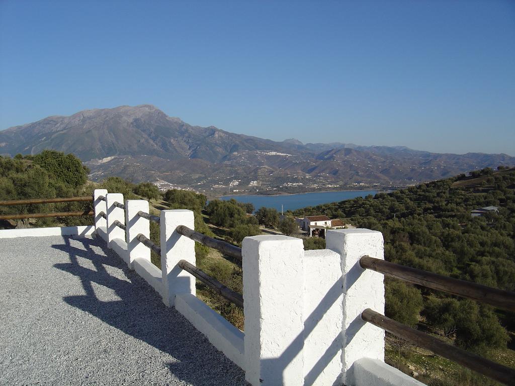 Casas De Cantoblanco Viñuela