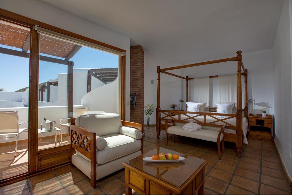 Hotel El Tio Kiko Agua Amarga (Almeria)