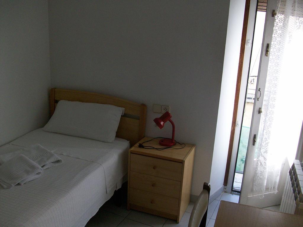 Guest house Pensio Viladomat Girona