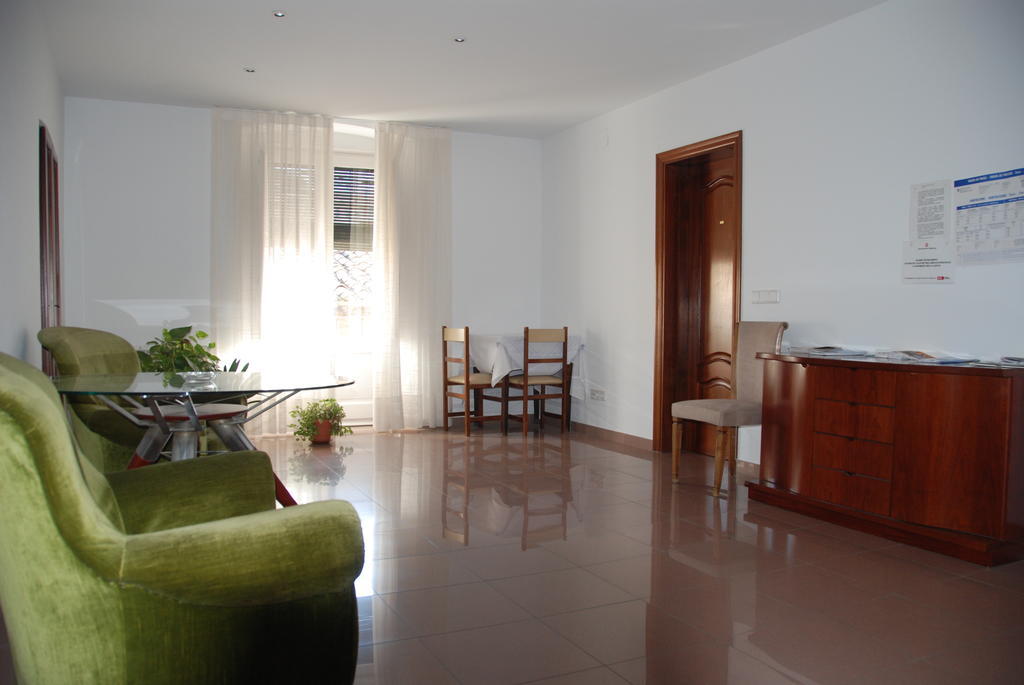 Guest house Pensio Viladomat Girona