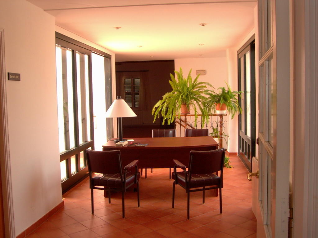 Hostal Grupoandria El Claustre De Ciutadella - Hospederia *