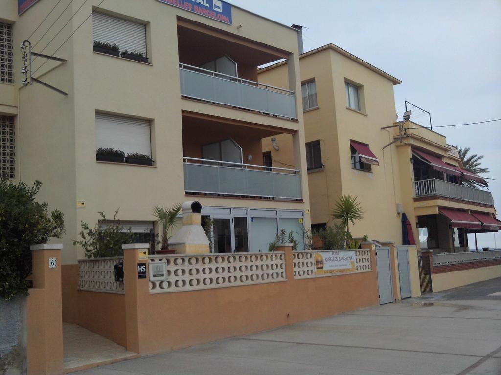 Guest house Hostal Cubelles Cubelles