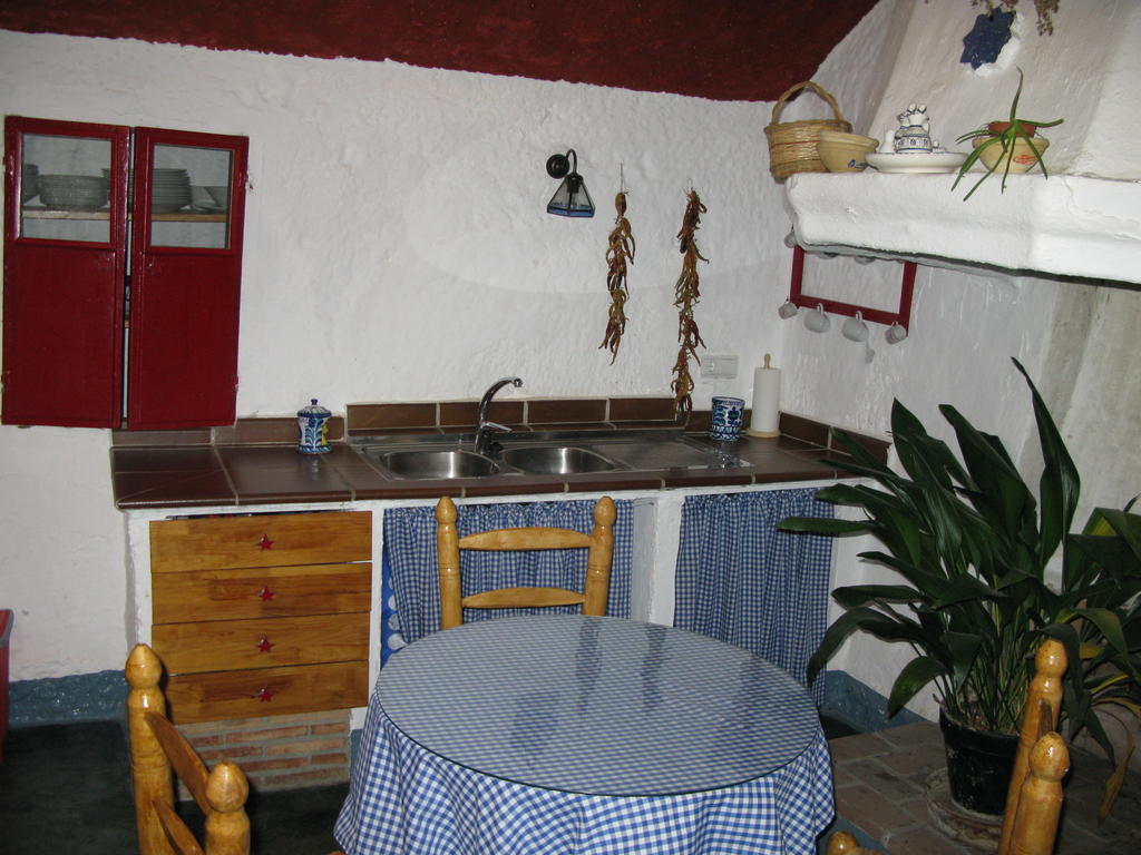 Casa Cueva Lopera Graena