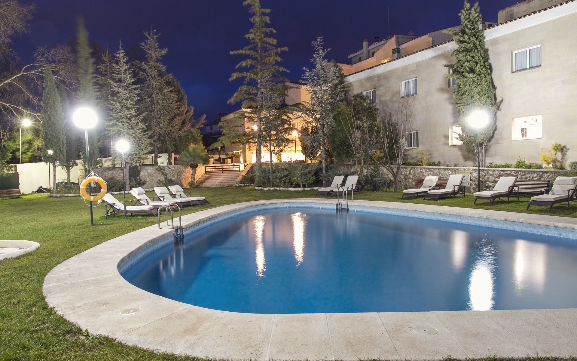 Hotel De 4*