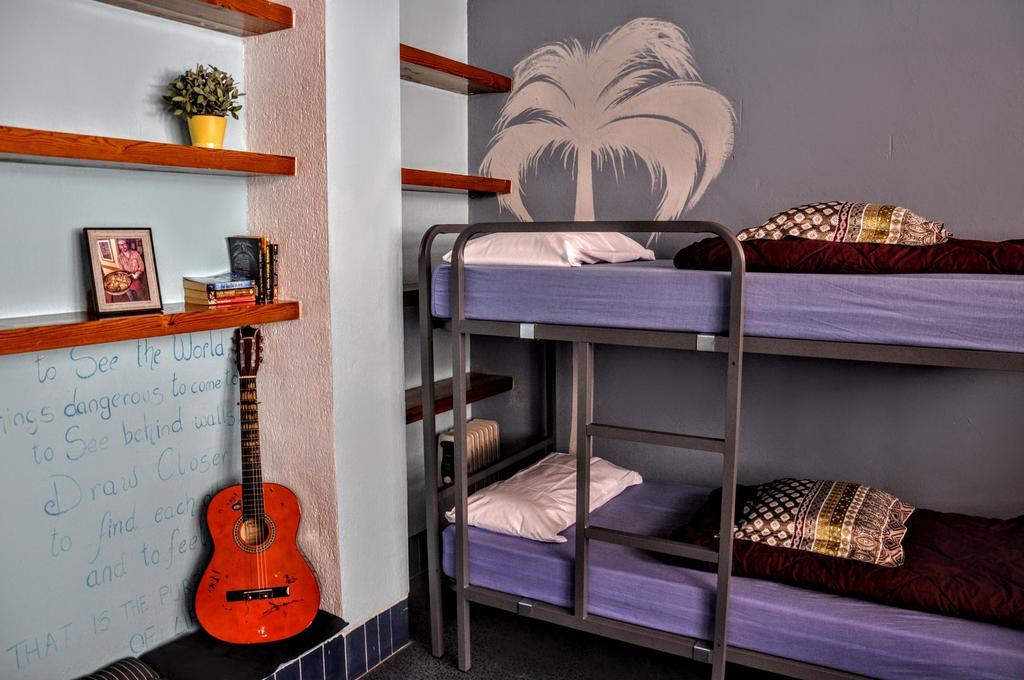 Hostal X Alicante