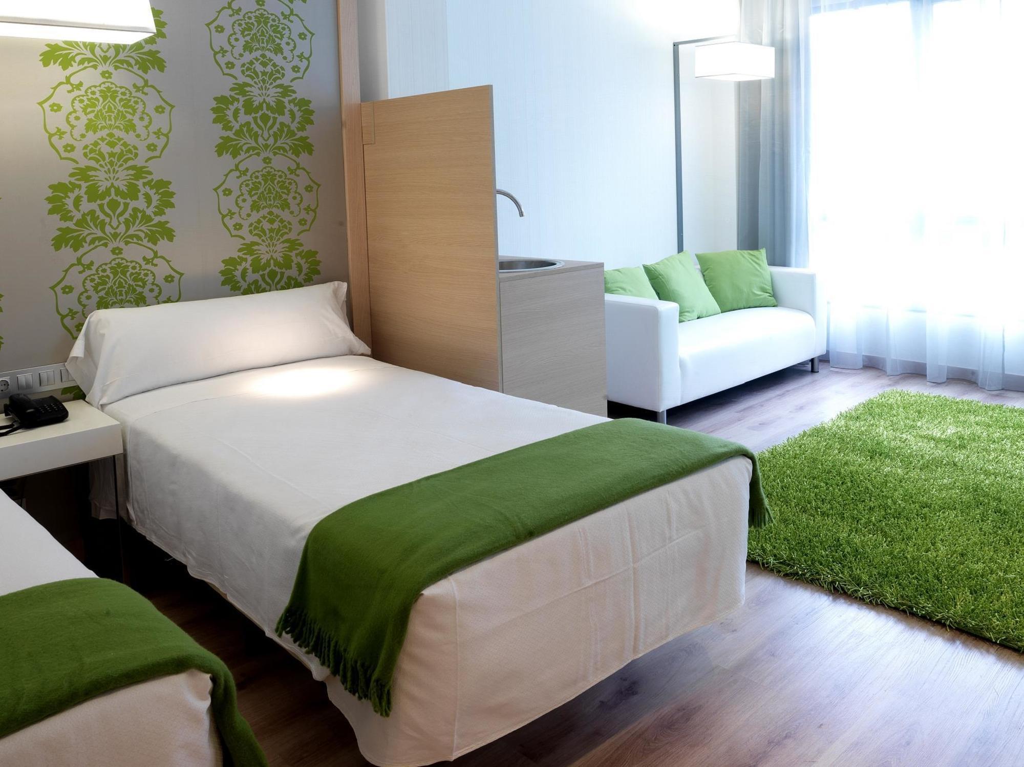 Nh La Avanzada Hotel 4*