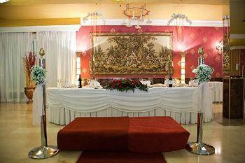 La Nava Hotel *