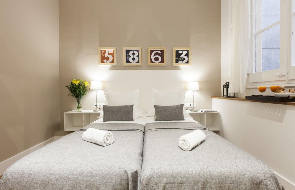 Aspasios Urquinaona Apartment