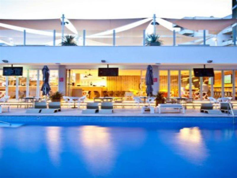 Ryans - Only Adults 3*