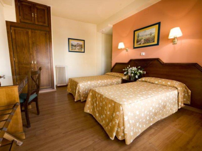 Monarque Cendrillon Hotel