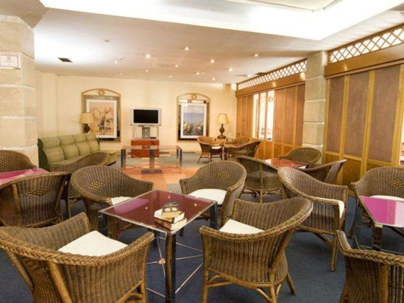 Monarque Cendrillon Hotel