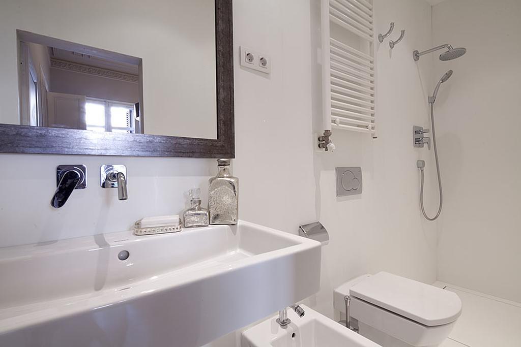 Apartment Rentals - Rambla De Catalunya Center