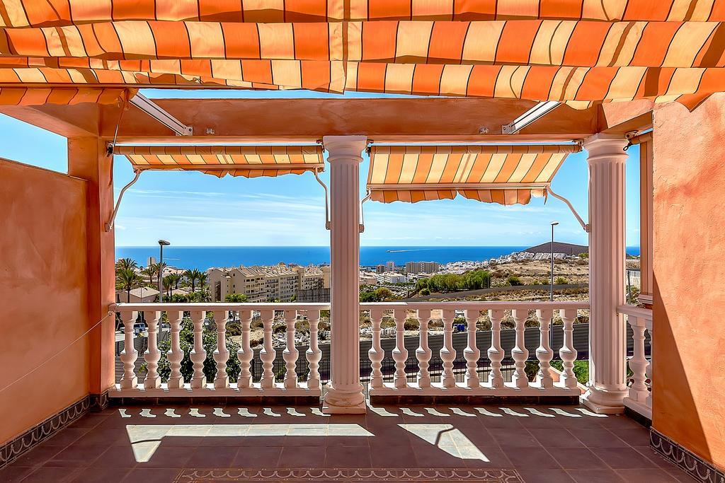 In Los Cristianos Villa