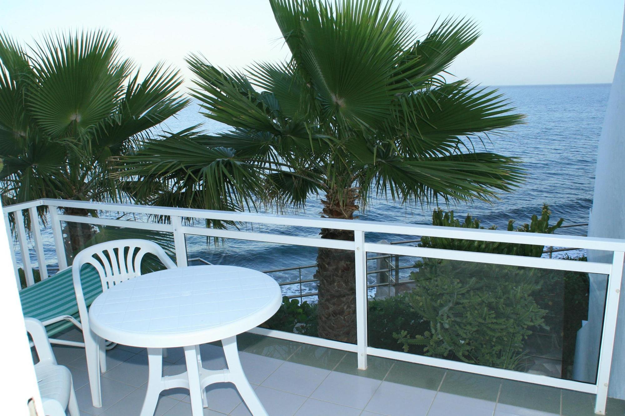 Acapulco Hotel 3*