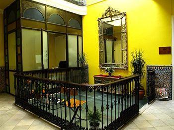 La Casa Amarilla