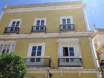 La Casa Amarilla Hotel