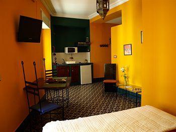 La Casa Amarilla 3*