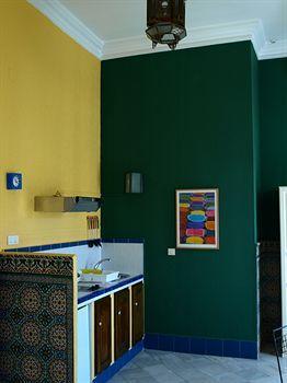 La Casa Amarilla