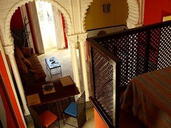 Hotel La Casa Amarilla 3*