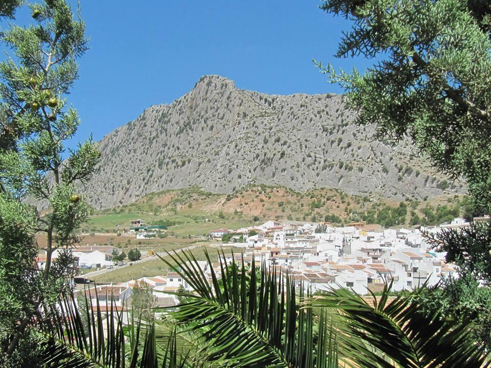 Vista A La Sierra 2*