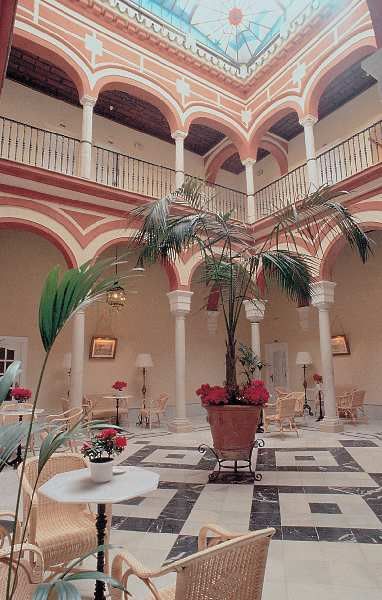 Casas De Mercaderes Sevilla