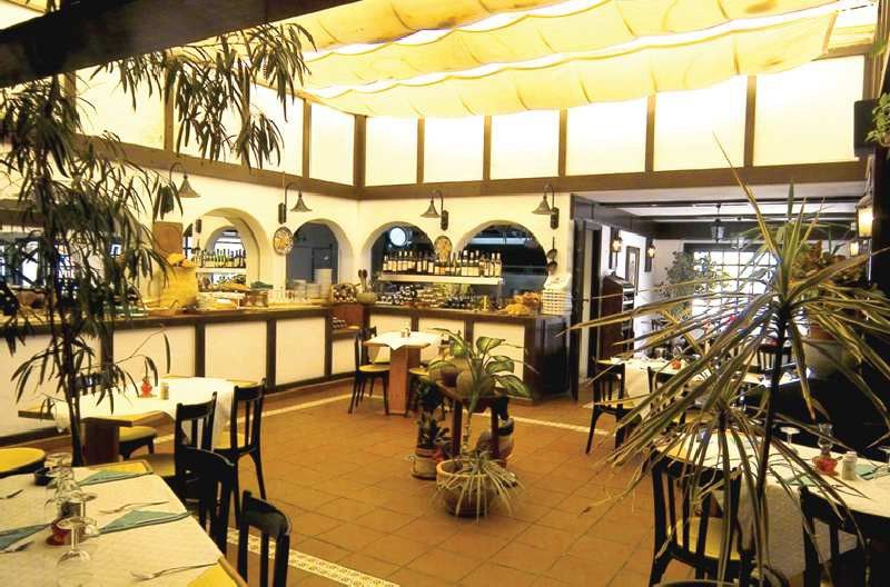 Hotel Puerto Caleta 2*