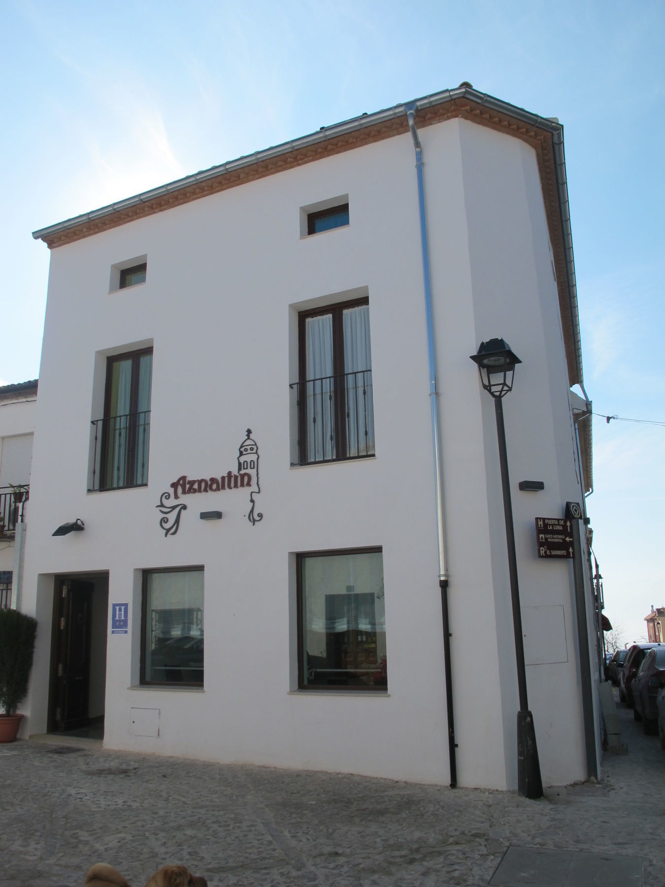 Aznaitin Guest house