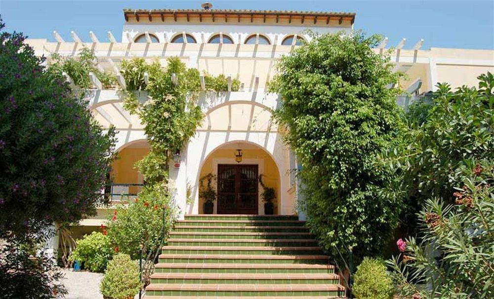 Bahia Hotel 4*