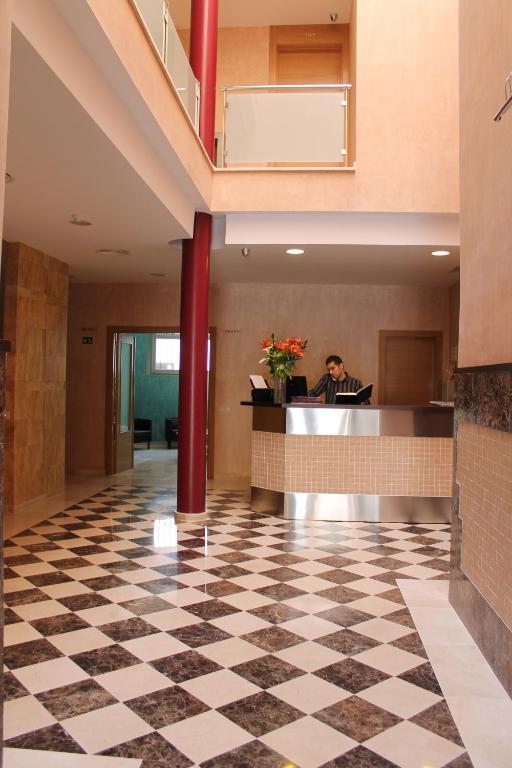 Carmen Hotel 2*