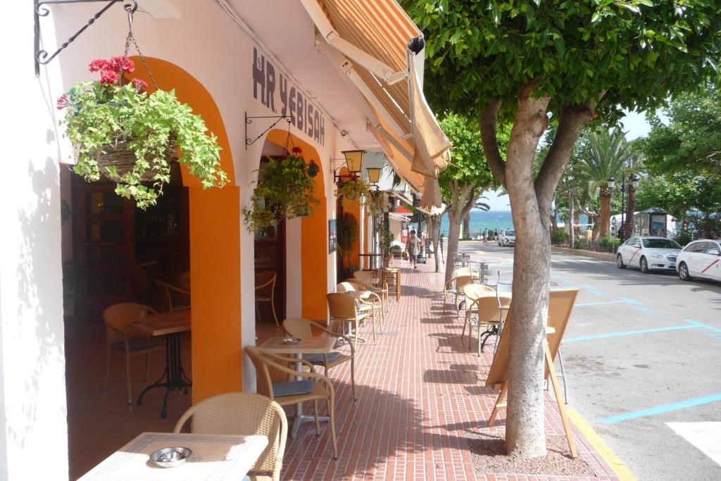 Yebisah Pensión Santa Eulalia del Río